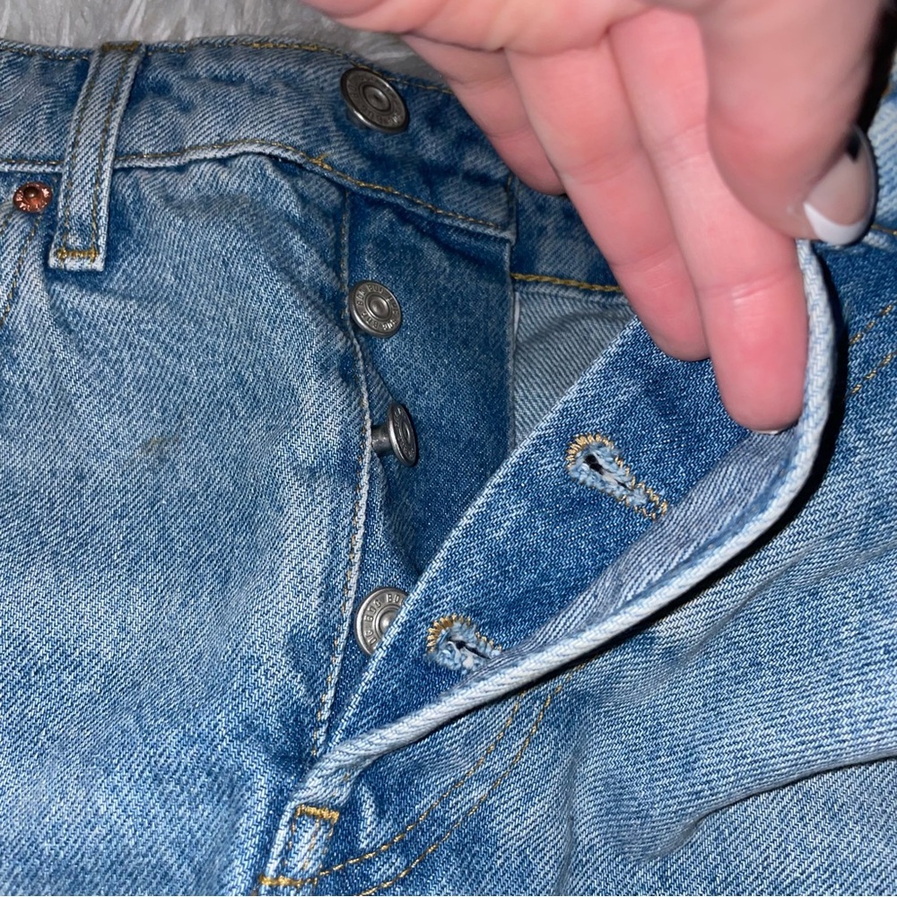 BDG Urban Outfitters Women's High-Waisted Summer Cutoff Blue Denim Shorts - Picture 6 of 8